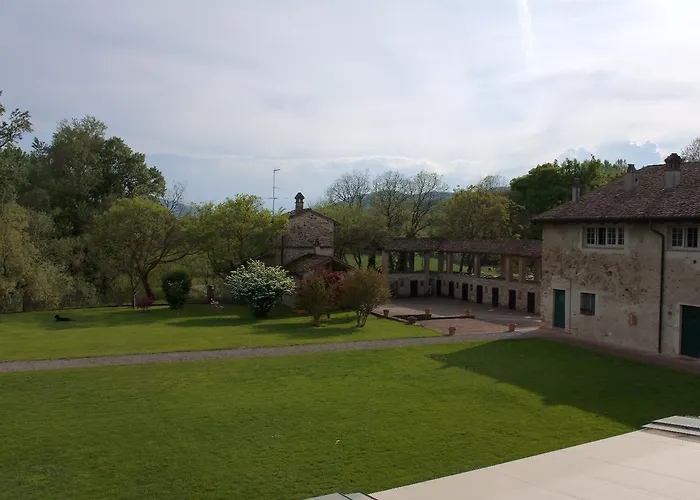 Agriturismo Croara Vecchia Bed & Breakfast *